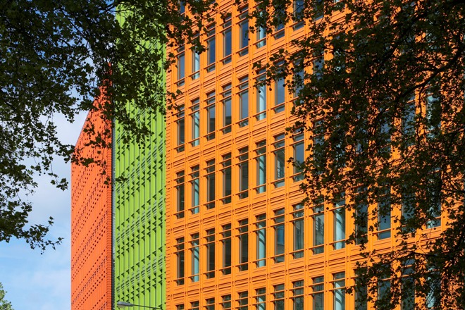 Central Saint Giles, designed by Renzo Piano, sets new facade standards with bright NBK terracotta.